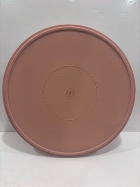 Vintage Tupperware round cake carrier cake taker #622-6 pink lid almond base 12”
